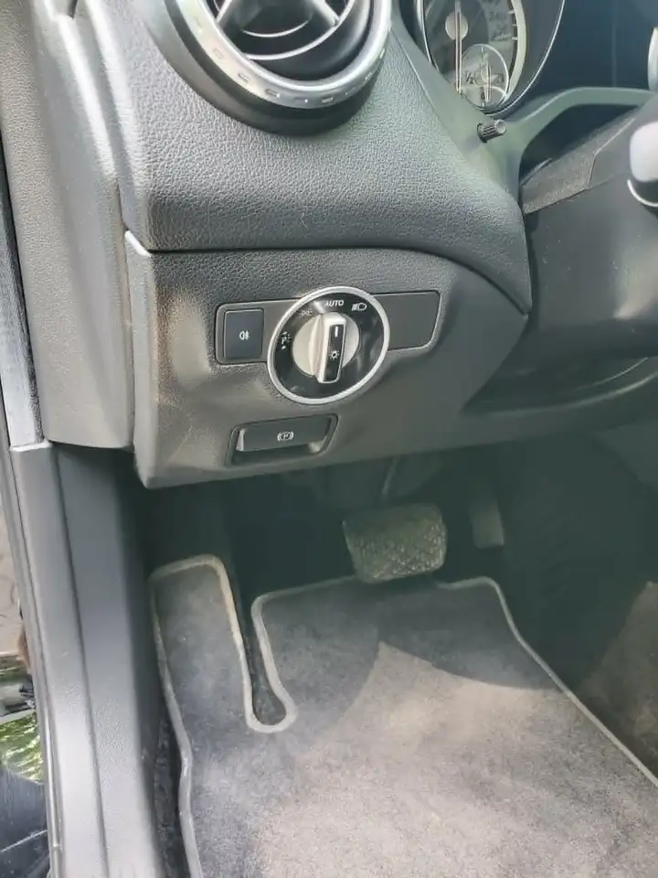 Mercedes-Benz GLA снимка Mercedes-Benz GLA