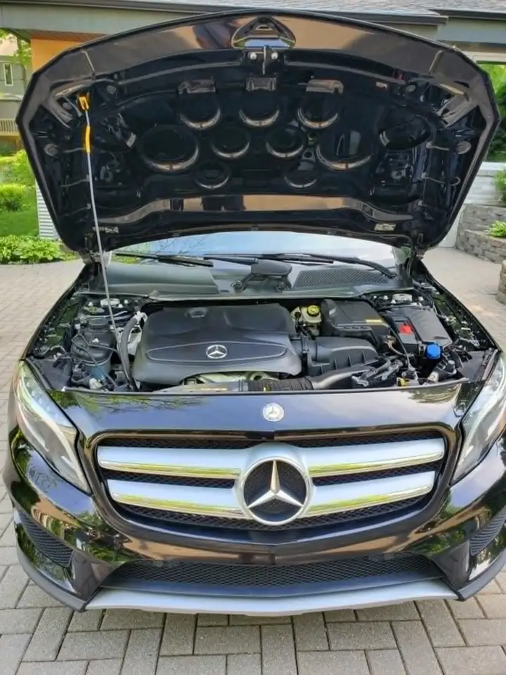 Mercedes-Benz GLA снимка Mercedes-Benz GLA