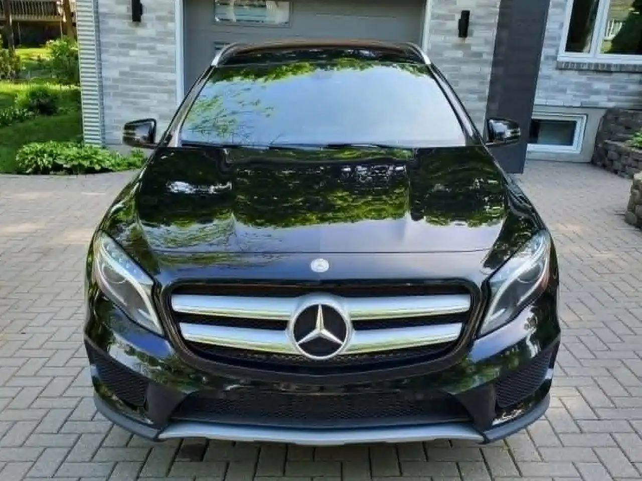 Mercedes-Benz GLA снимка Mercedes-Benz GLA