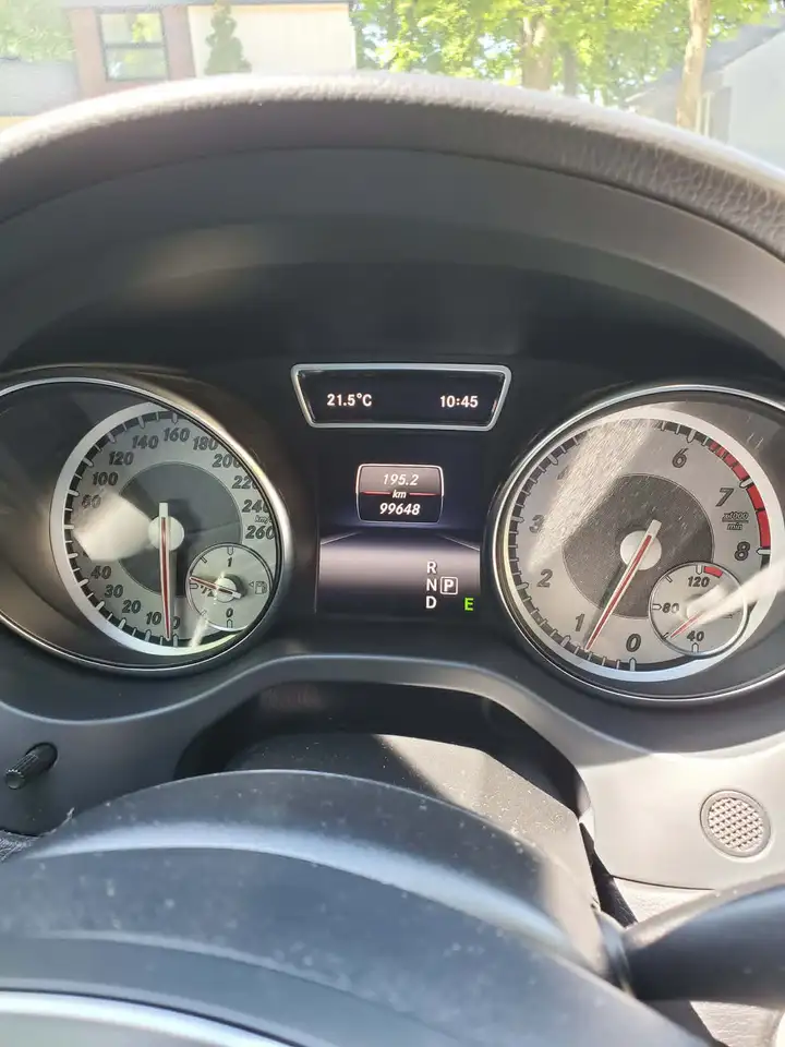 Mercedes-Benz GLA снимка Mercedes-Benz GLA