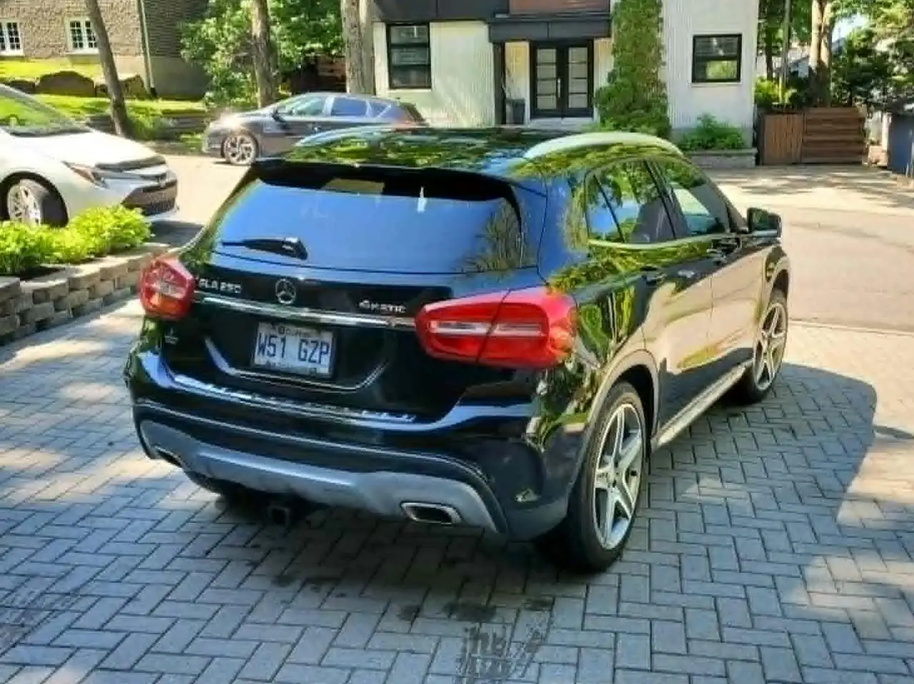 Mercedes-Benz GLA снимка Mercedes-Benz GLA
