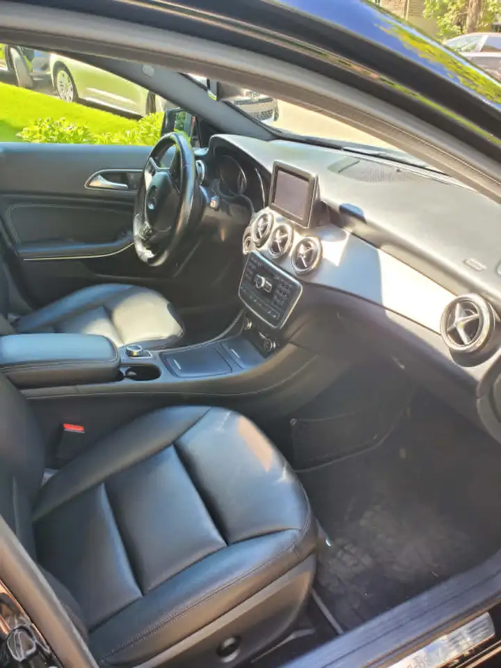 Mercedes-Benz GLA снимка Mercedes-Benz GLA