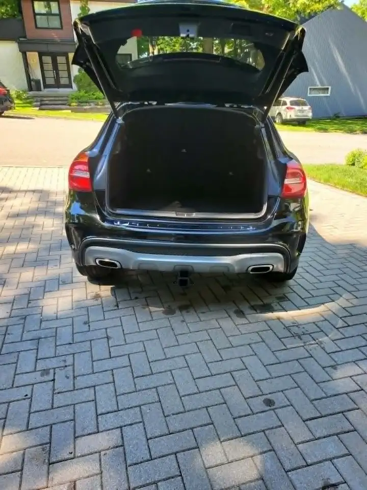 Mercedes-Benz GLA снимка Mercedes-Benz GLA