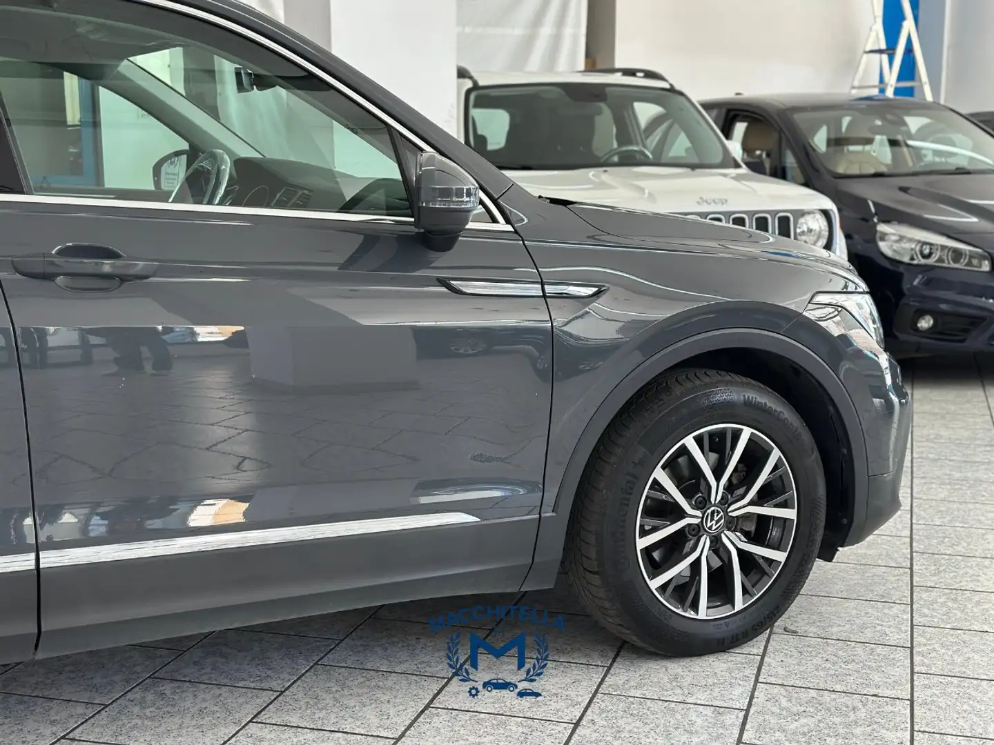 Volkswagen Tiguan Tiguan II 2021 2.0 tdi Life 150cv dsg Gris - 2
