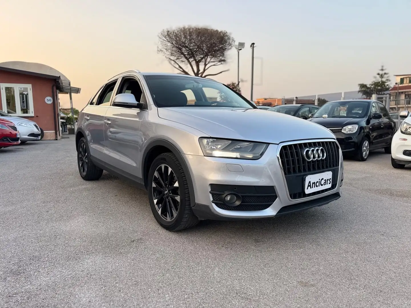 Audi Q3 Q3 2.0 TDI quattro S tronic Business Plus Silber - 2