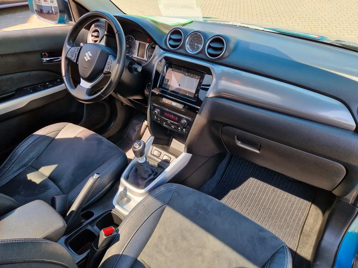 Suzuki Vitara 1.6 DDiS Comfort 4x2 Navi/Leder/Panorama Blau - 2
