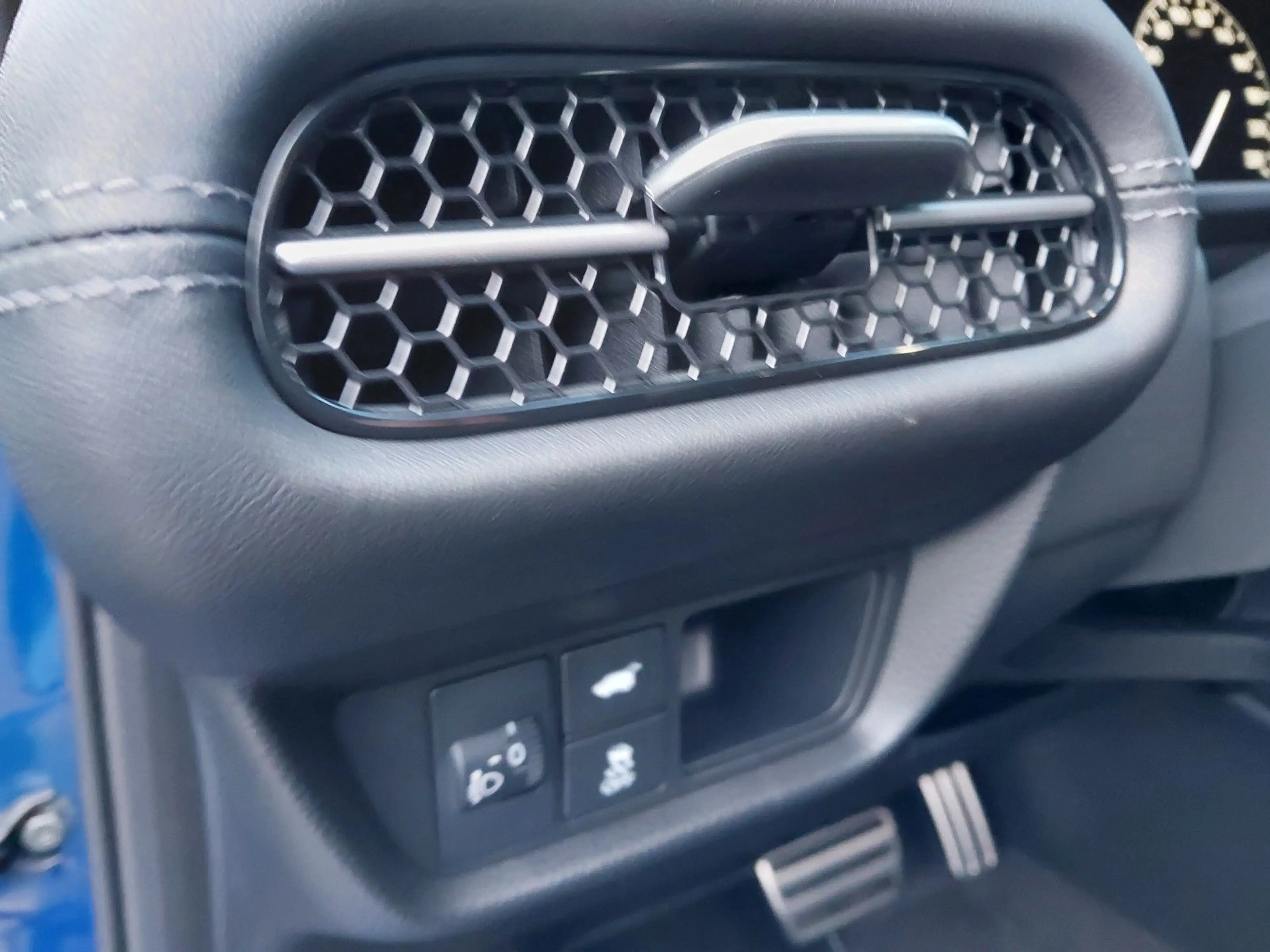 Honda ZR-V 2,0 e:HEV Sport Navi/LED/Kamera — photo 15