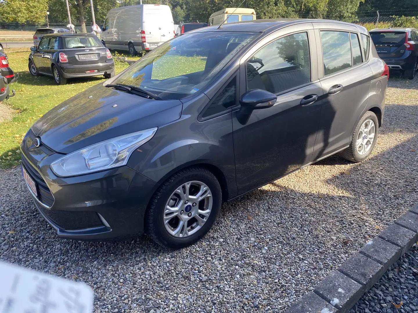 Ford B-Max Sync Edition Blau - 1