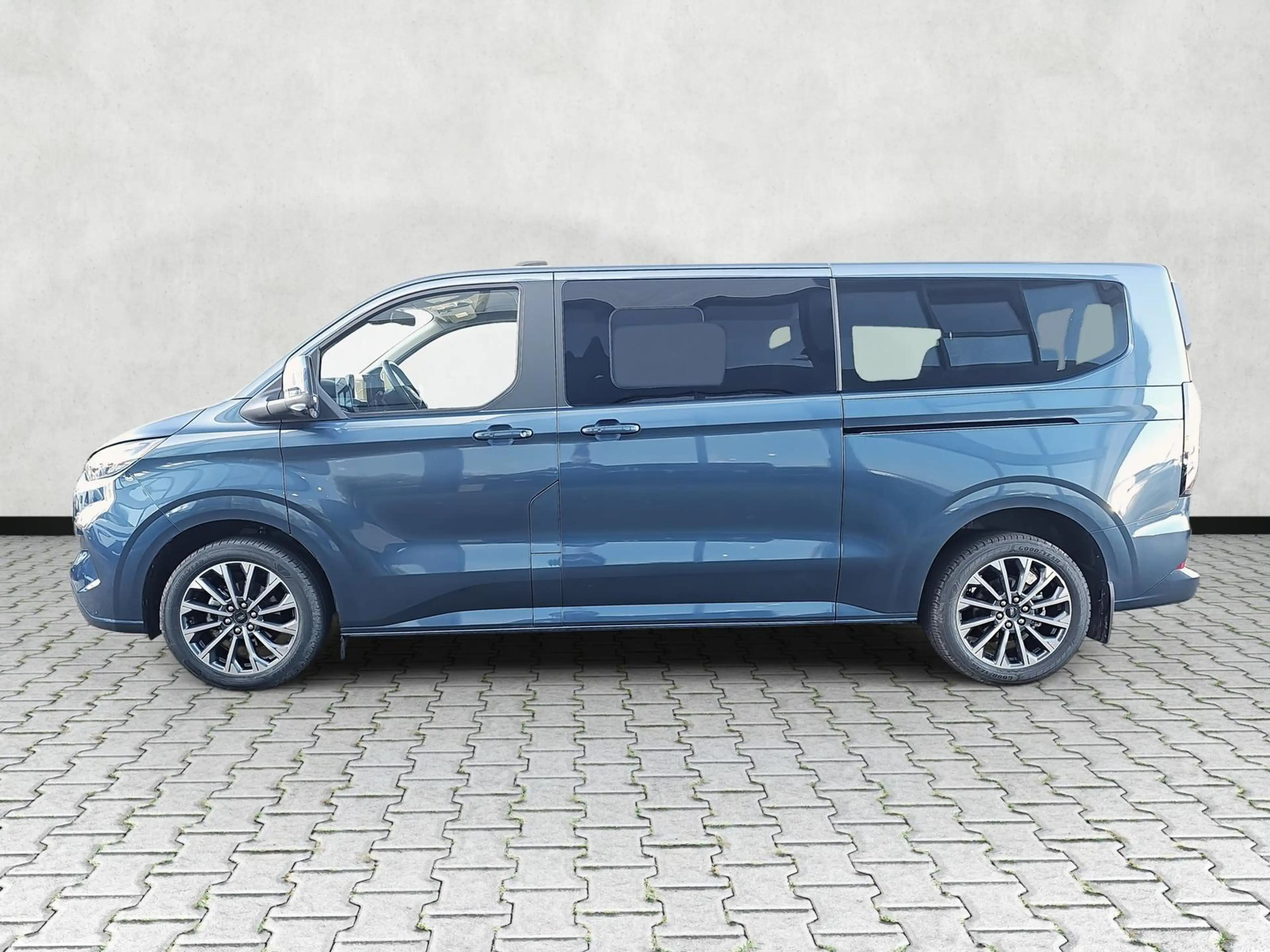 Ford Tourneo Custom Titanium X 2.0 EB L2 elTü 5J.Gar. 110 kW (150 P... — photo 4