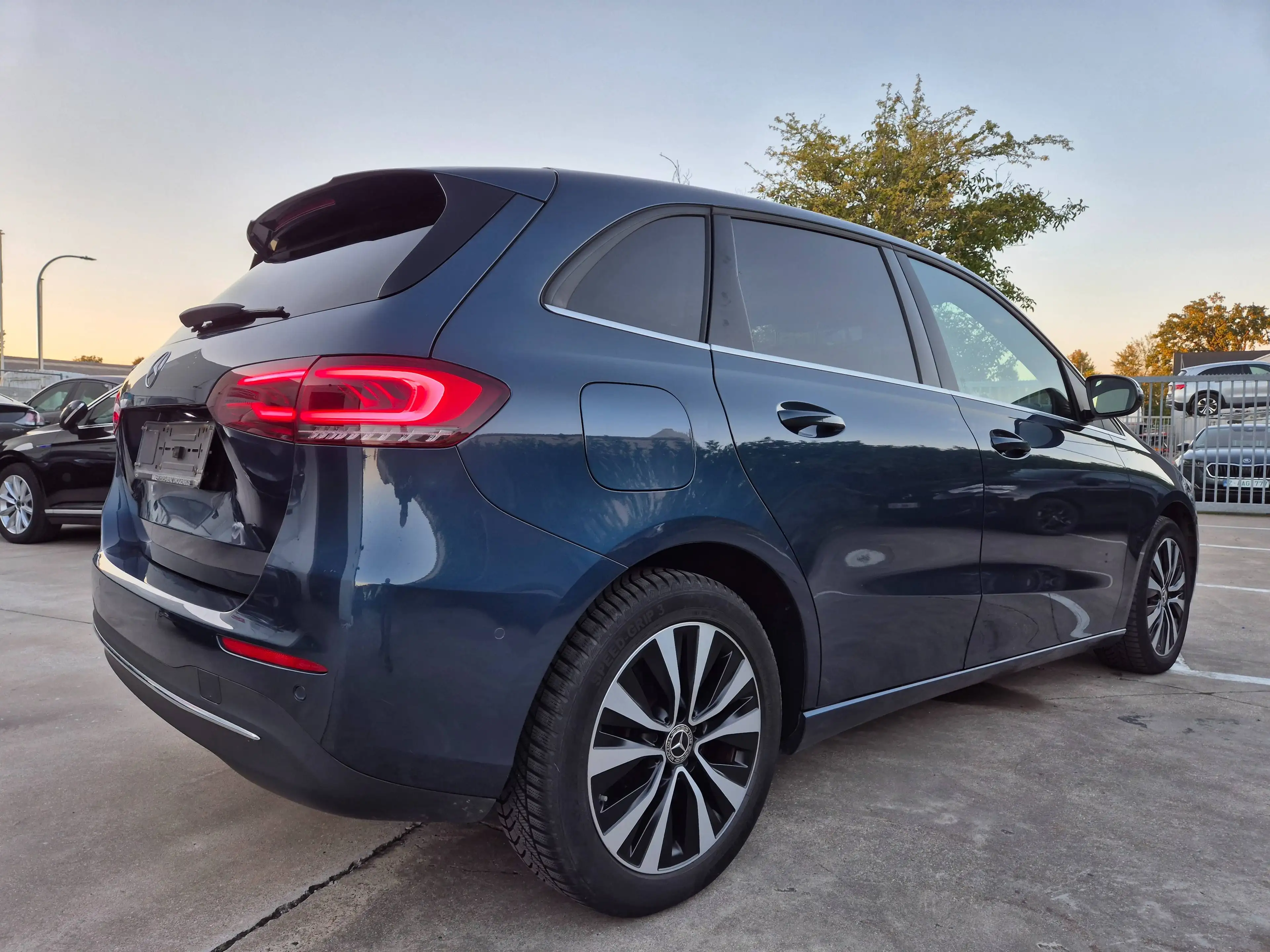 Mercedes-Benz B 250 e PHEV // HYBRID // 79.968 KM !! — photo 11