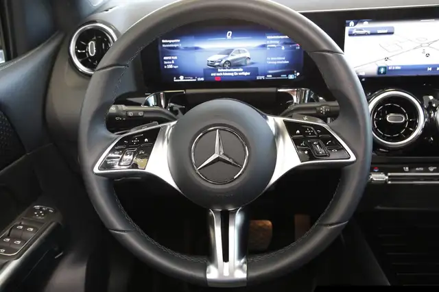 Mercedes-Benz B-Class view 13