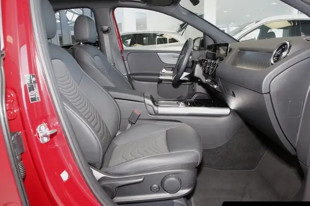 Mercedes-Benz B-Class view 6