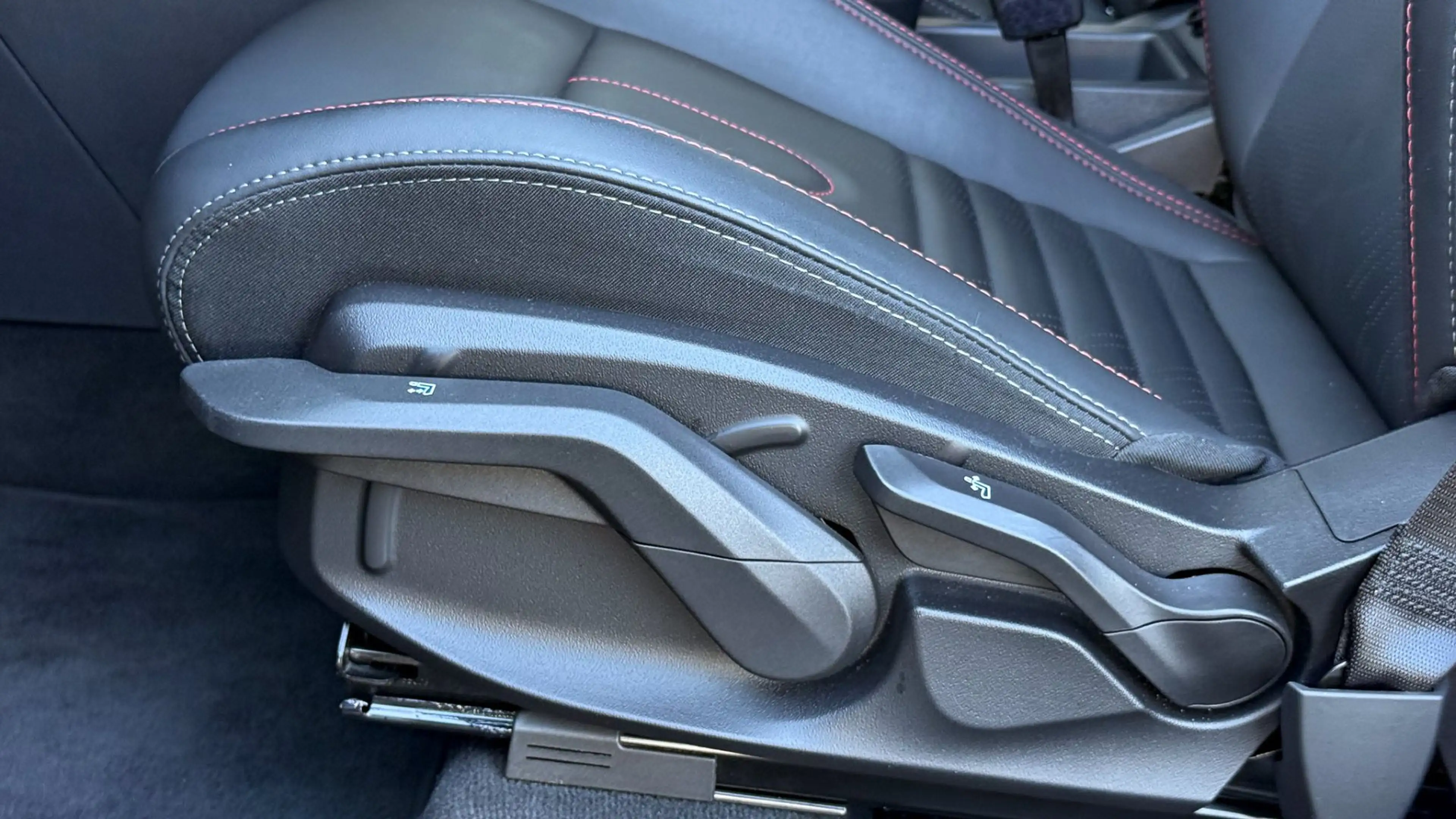 MINI Countryman D John Cooper Works Trim — photo 14