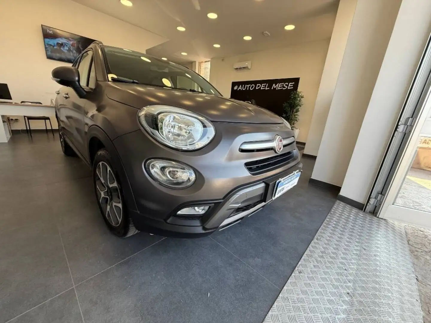 Fiat 500X 1.6 mjt Cross Plus 4x2 120cv dct Gris - 2