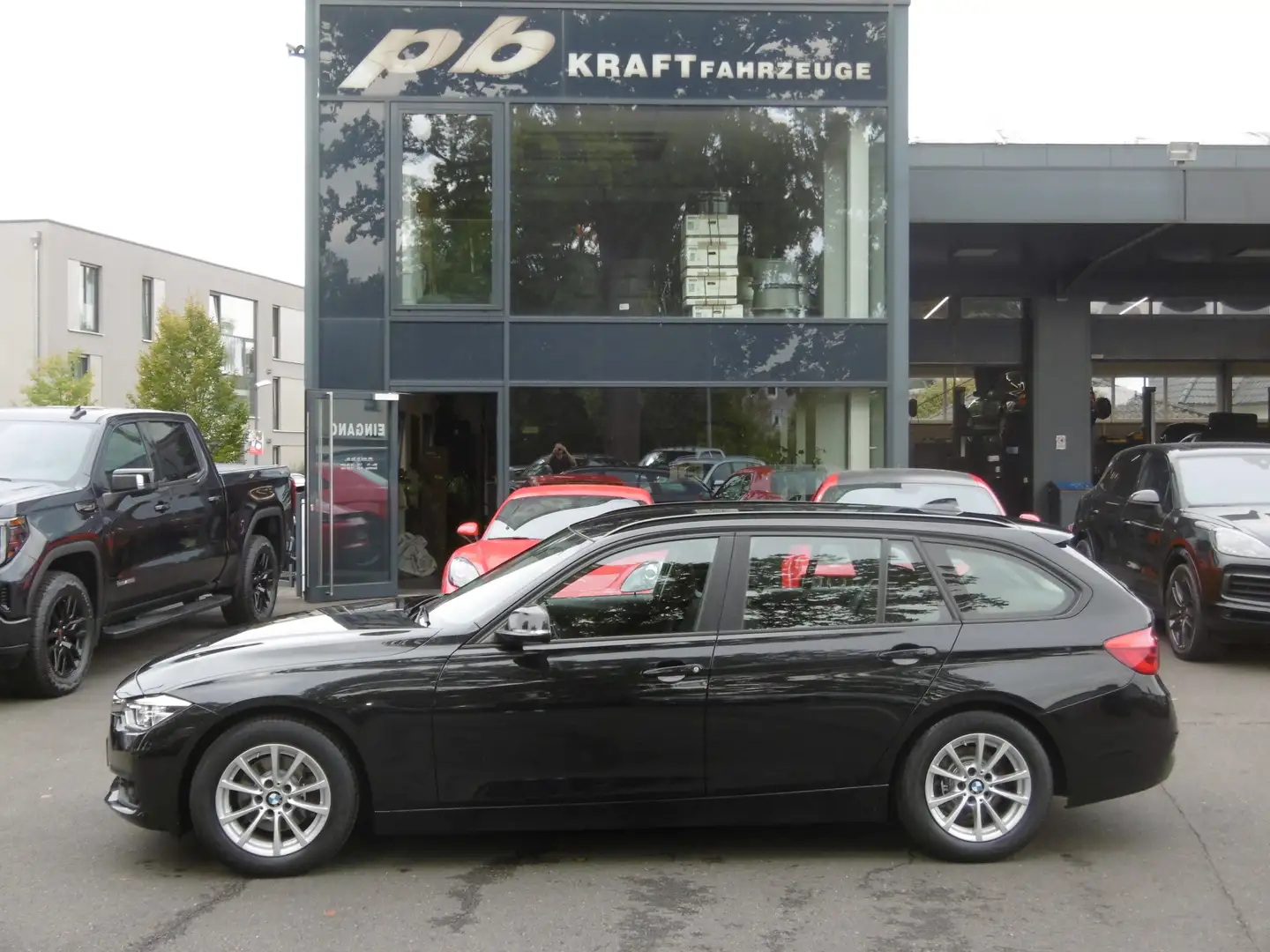 BMW 320 A Efficent Dyn. Navi LED PDC Schwarz - 1