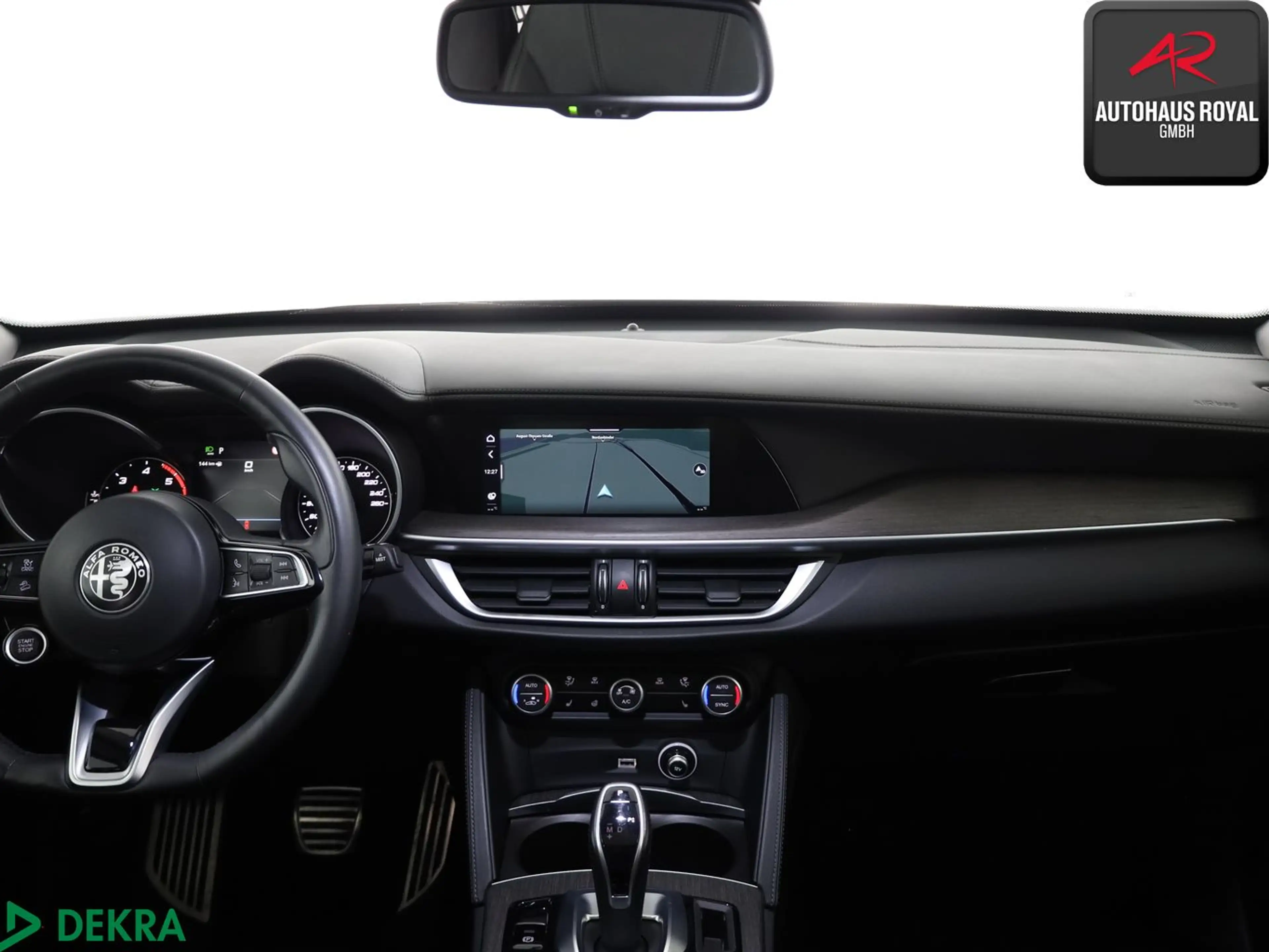 Alfa Romeo Stelvio Q4 2.2 JTDM VELOCE PANORAMA KEYLESS,ACC — photo 9