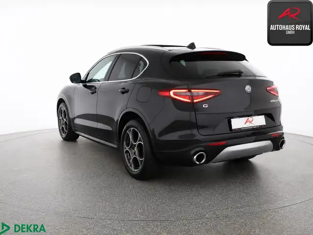 Alfa Romeo Stelvio view 3