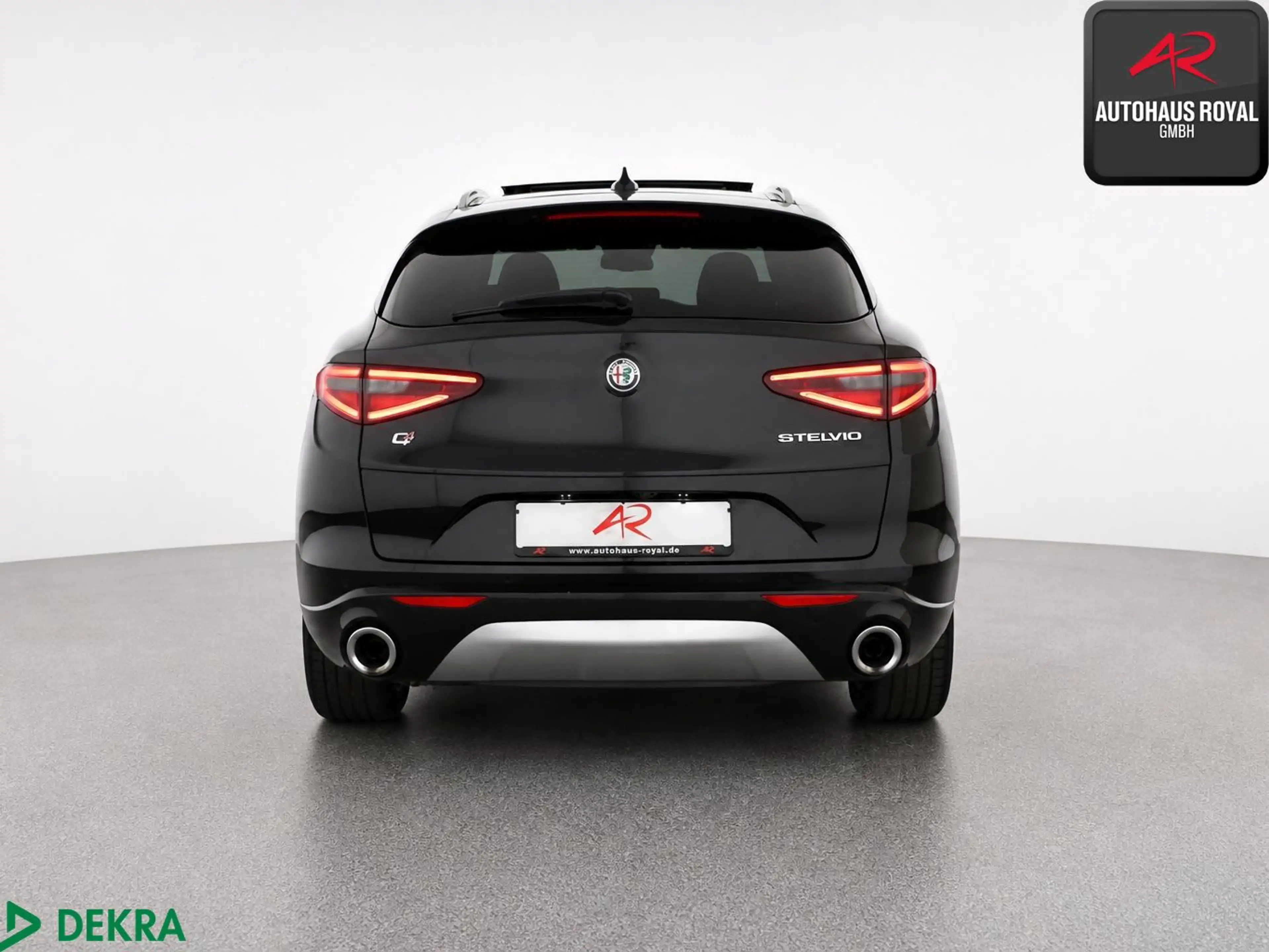 Alfa Romeo Stelvio Q4 2.2 JTDM VELOCE PANORAMA KEYLESS,ACC — photo 4