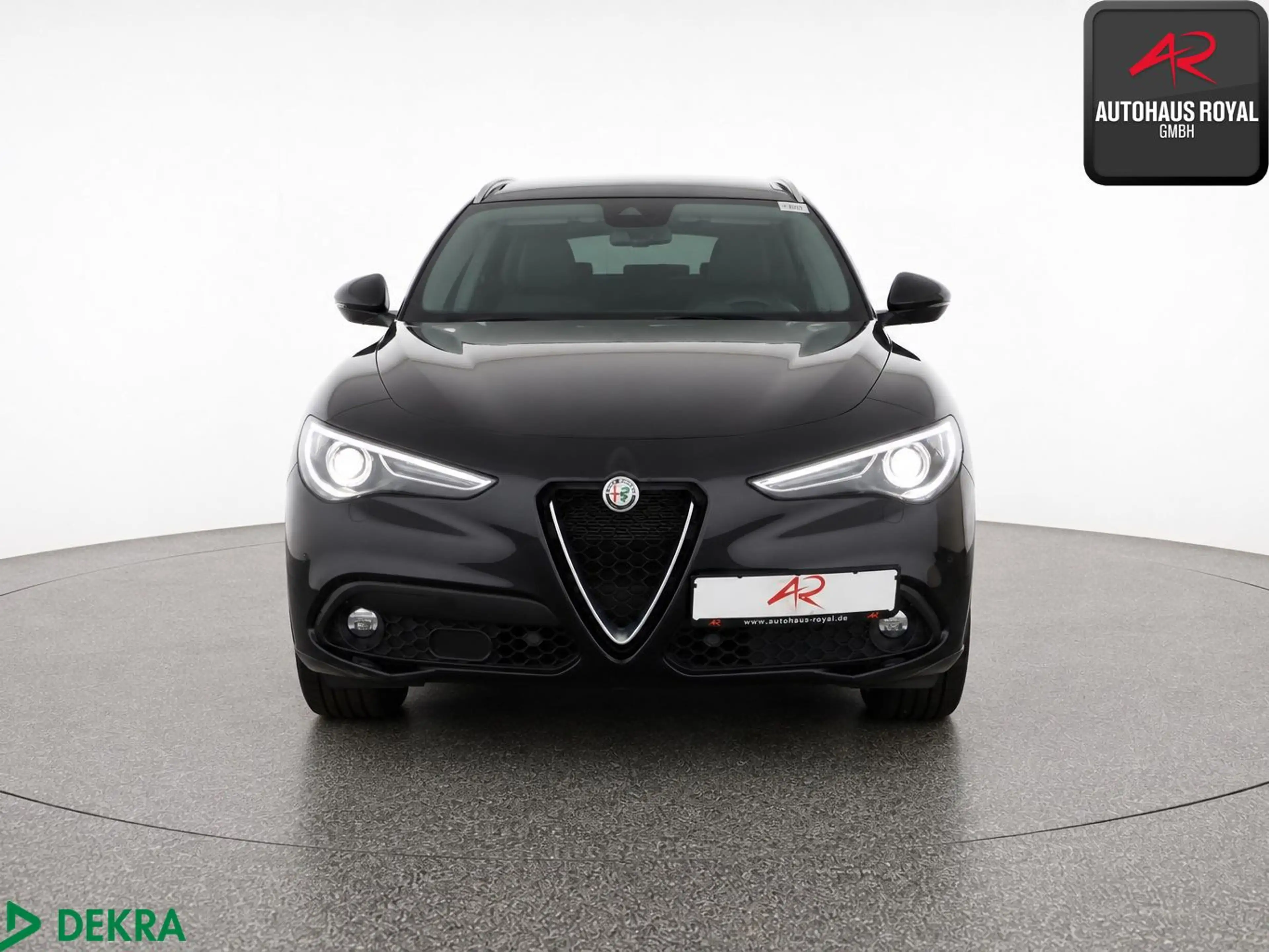 Alfa Romeo Stelvio Q4 2.2 JTDM VELOCE PANORAMA KEYLESS,ACC — photo 8