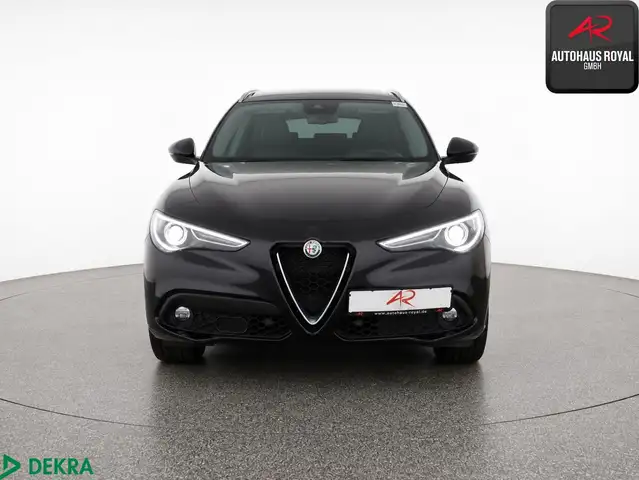 Alfa Romeo Stelvio view 8