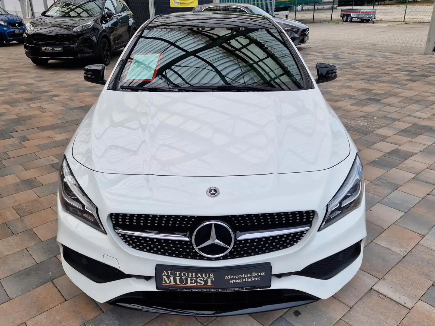 Mercedes-Benz CLA 200 AMG+Night+Pano+Standh.+LM Weiß - 2