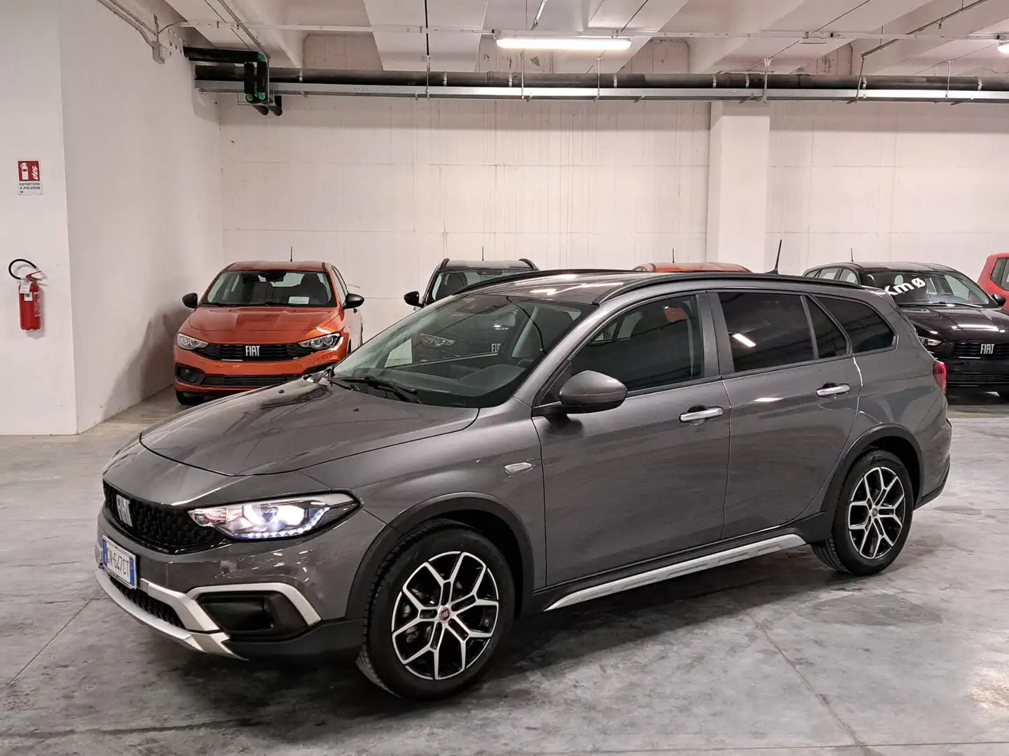 Fiat Tipo 1600 16V Multijet 130CV Cross SW Gris - 1