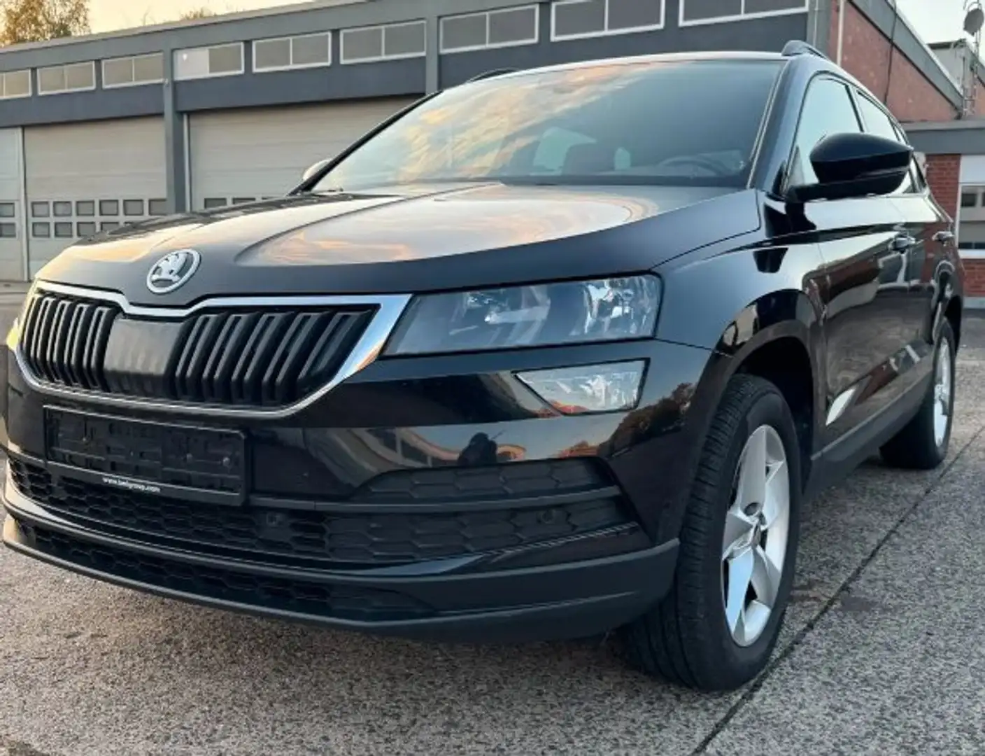 Skoda Karoq 1.6 TDI Ambition Limited Schwarz - 1