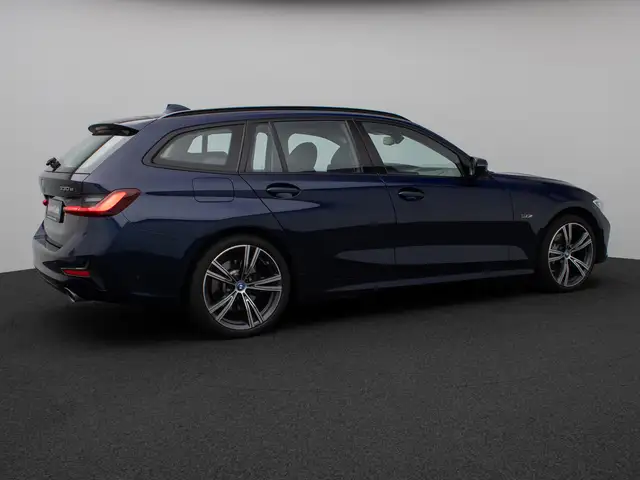 BMW 3 Series view 6
