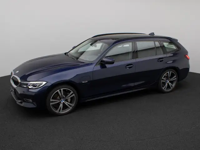 BMW 3 Series view 12