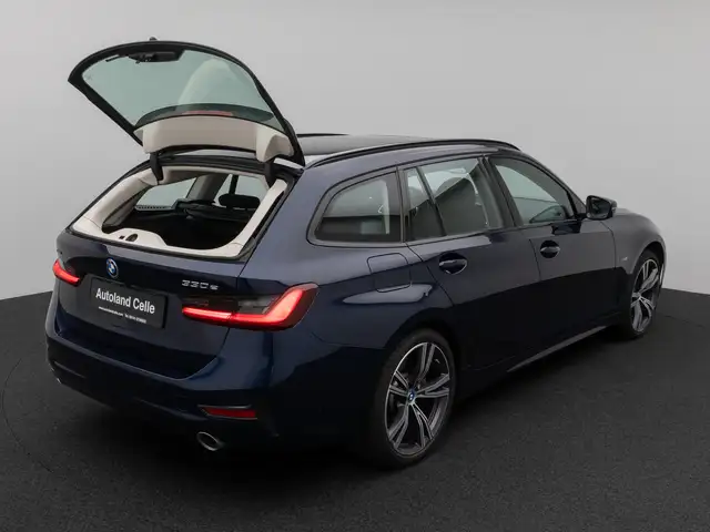 BMW 3 Series view 13