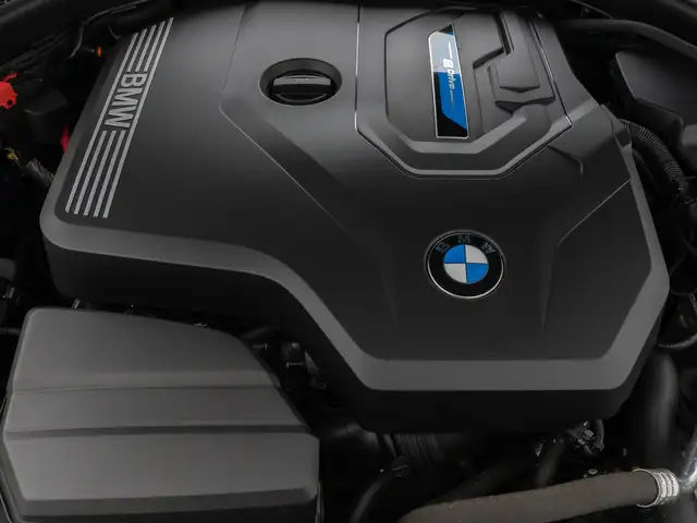 BMW 3 Series view 15