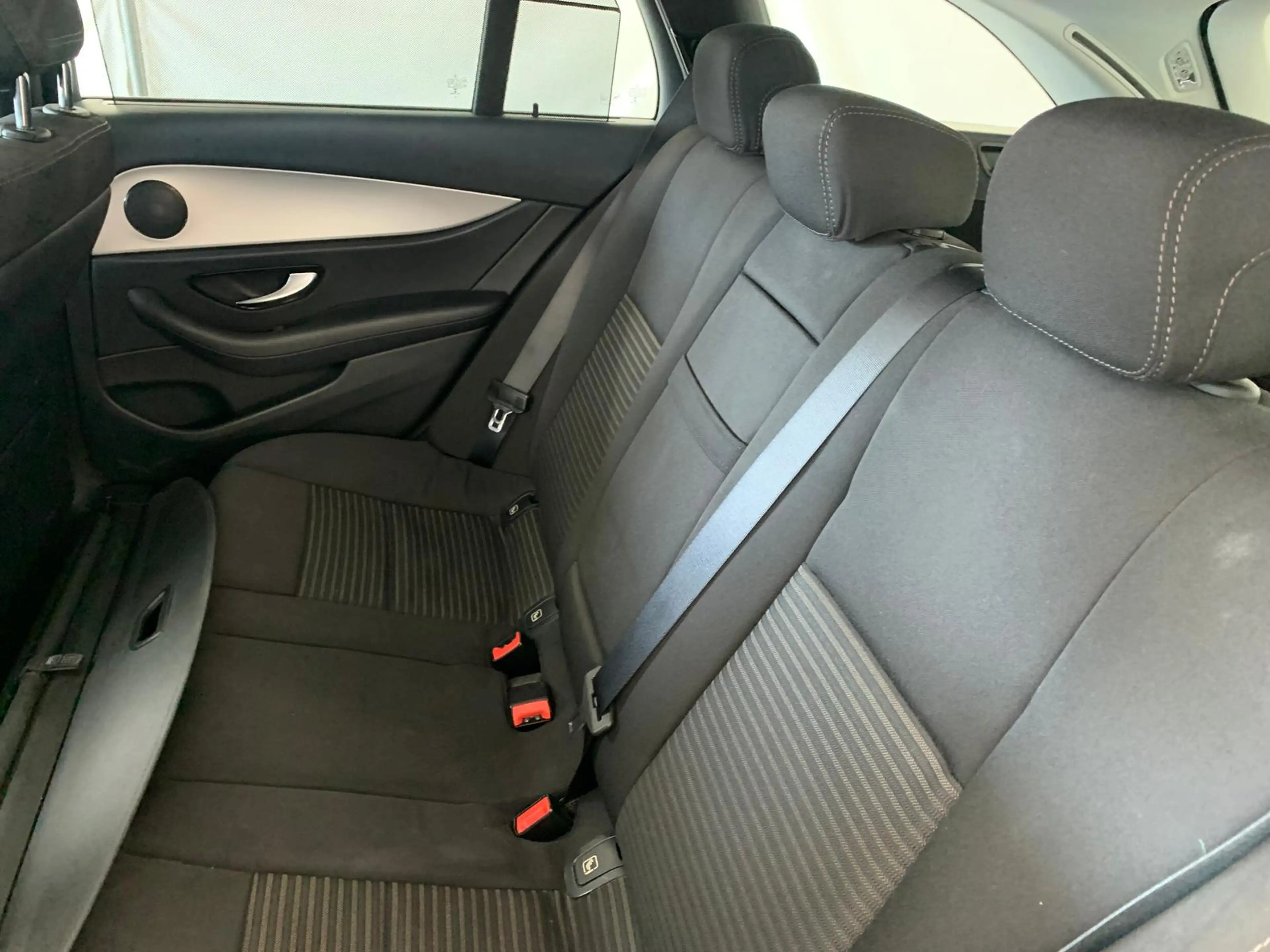 Mercedes-Benz E 300 Avantgarde 18" Unfallfrei Widescreen Distr — photo 9
