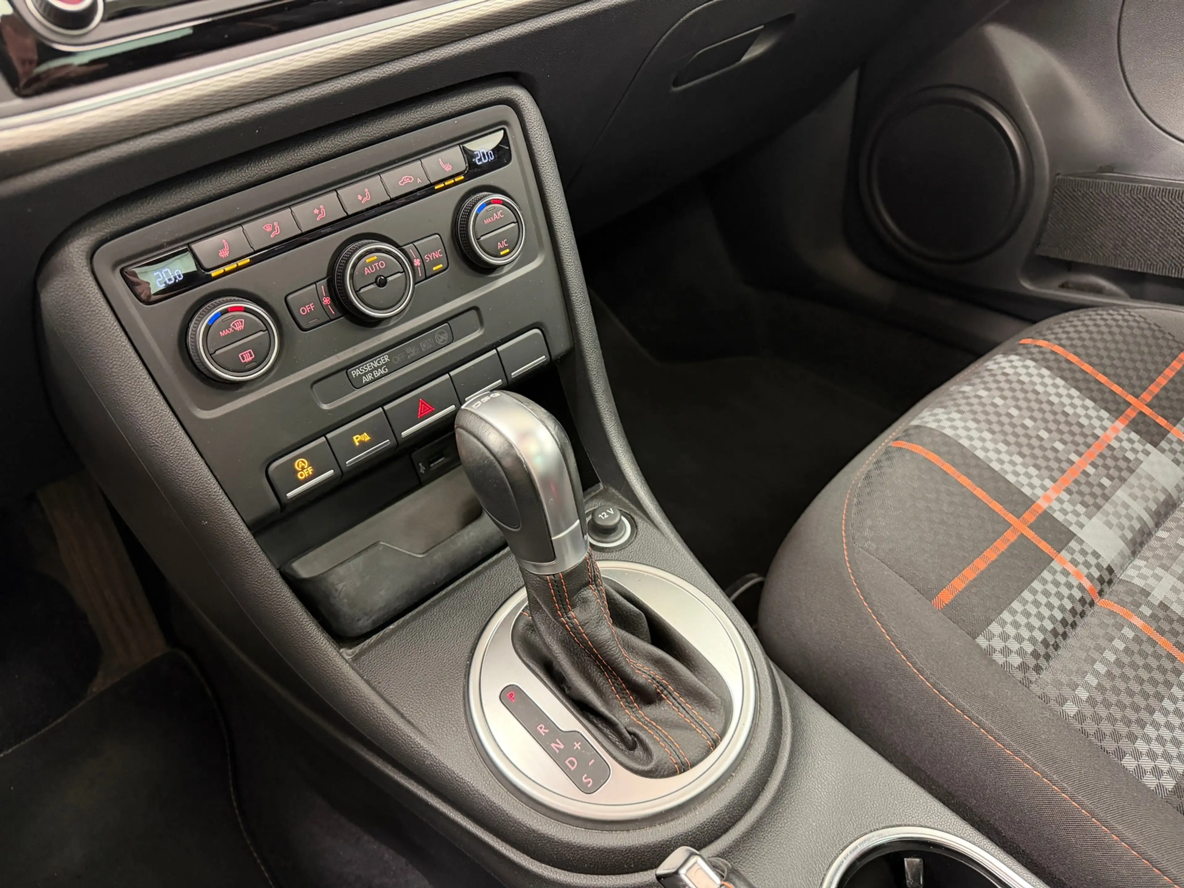 Volkswagen Beetle 1.4 TSI R-Line Club | Panoramadak | Camera | Bi-Xe — photo 17