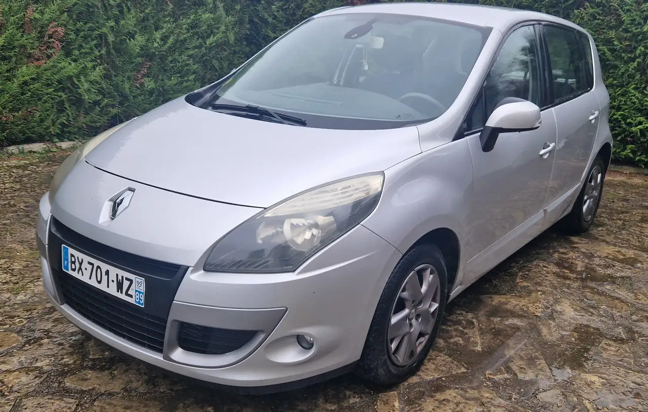 Renault Scenic III dCi 110 FAP eco2 15th Euro 5 2011