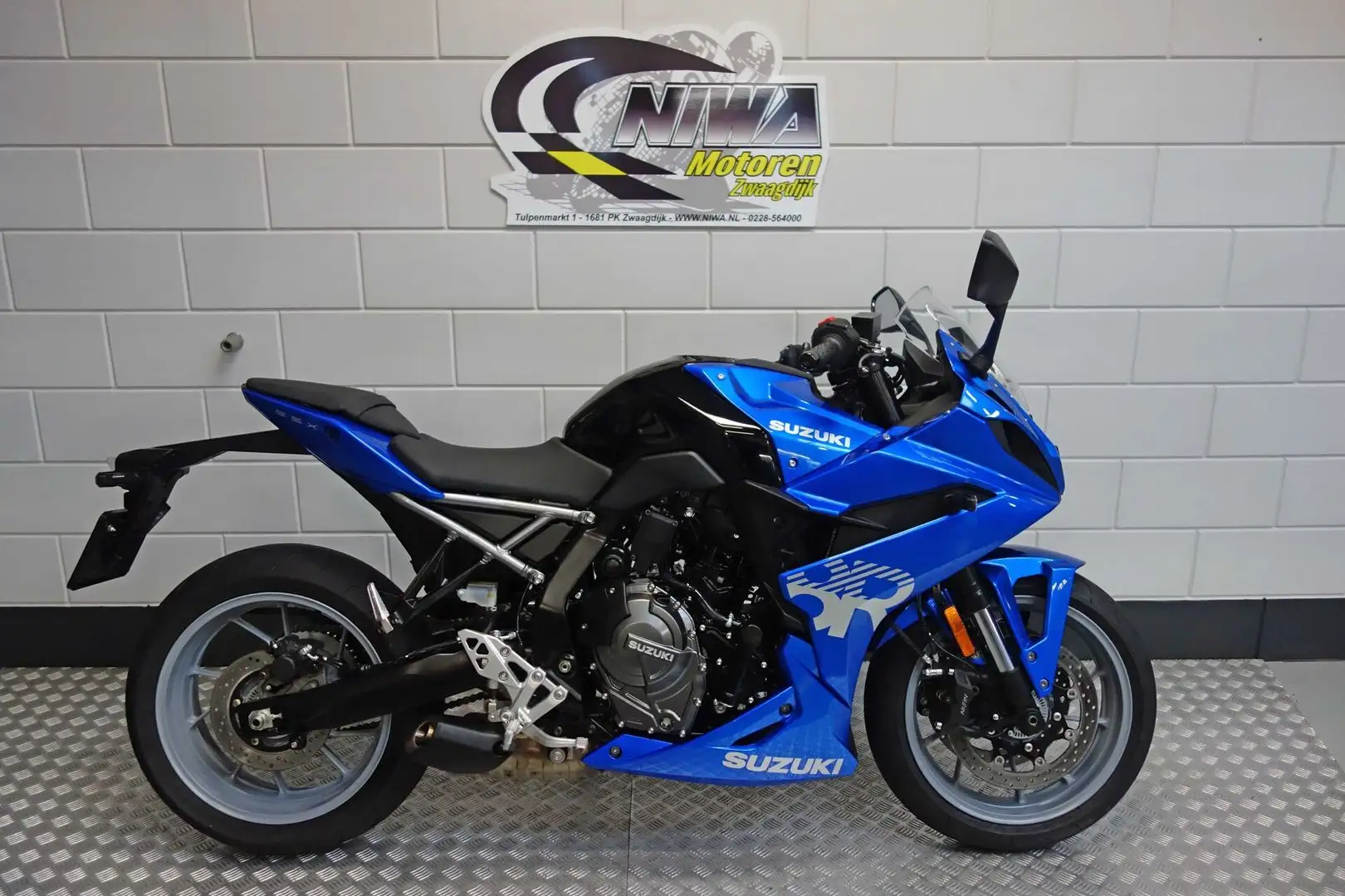 Suzuki GSX 8R Albastru - 1