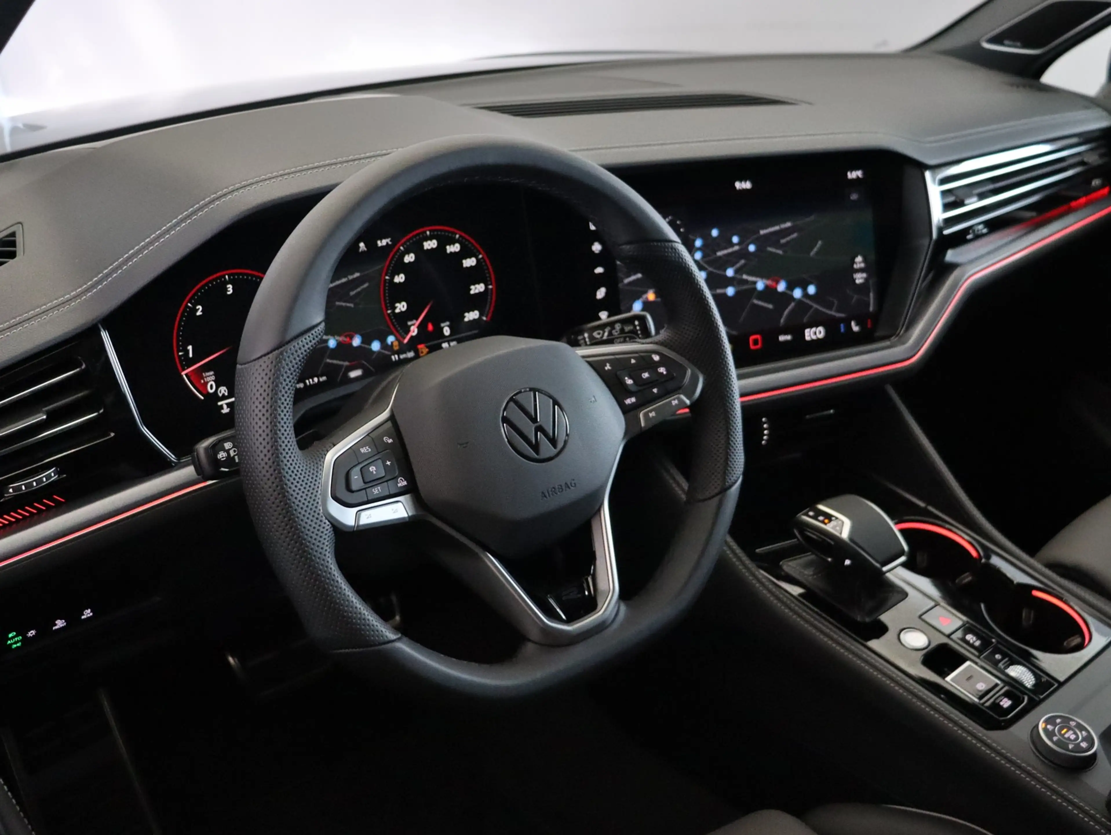 Volkswagen Touareg R-Line TDI+AHK+PANO+DYNA+BLACKSTYL+LUFT — photo 2