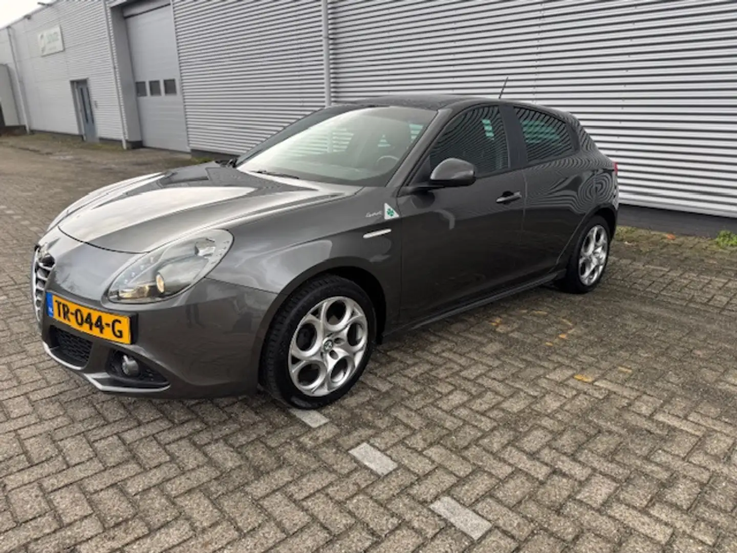 Alfa Romeo Giulietta 1.6 JTDm Exclusive,Schuif/Kanteldak,clima,Navigati Grau - 2
