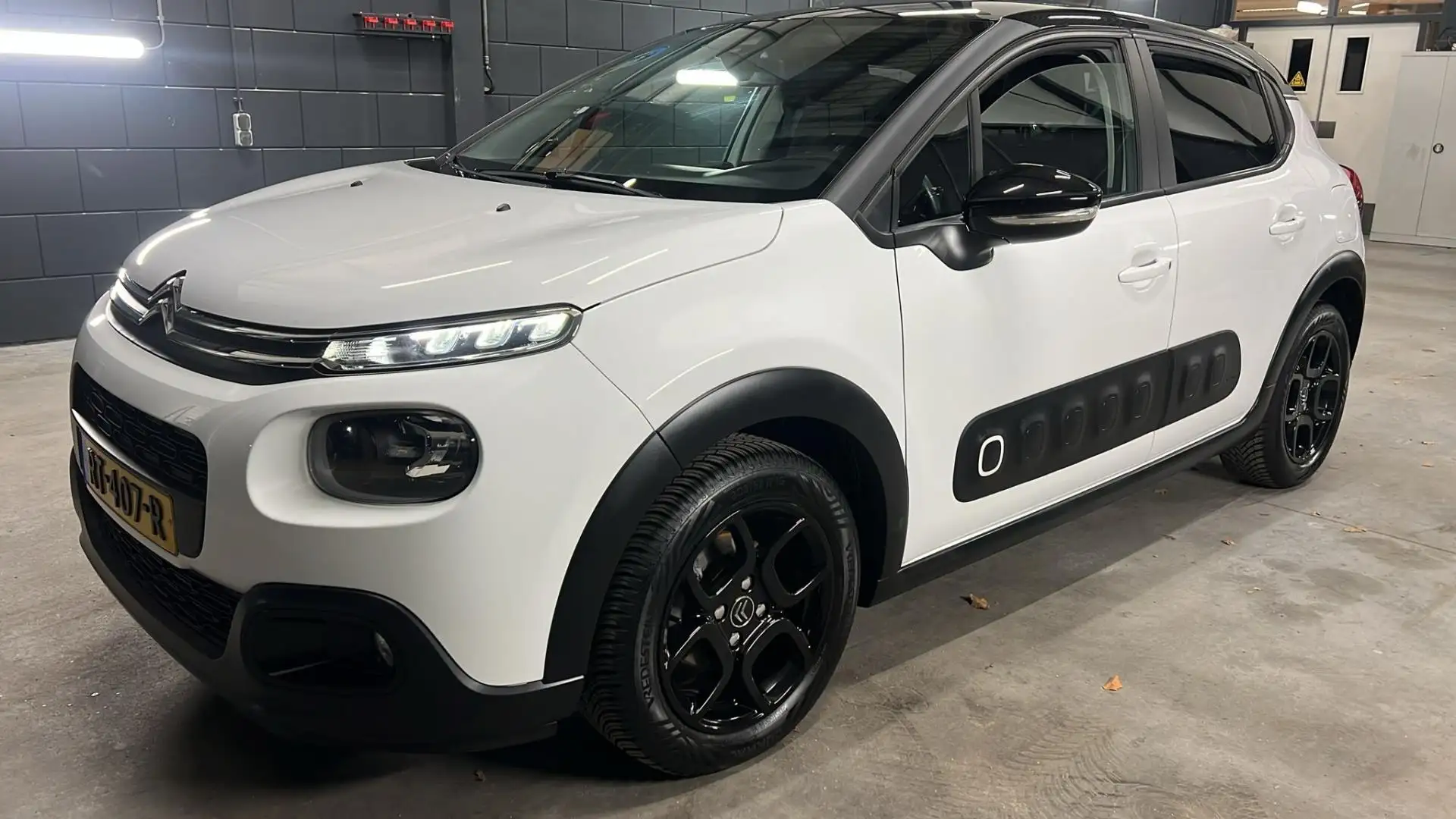 Citroen C3 1.2 PureTech Feel Edition Airco, Cruise Contr Blanc - 2