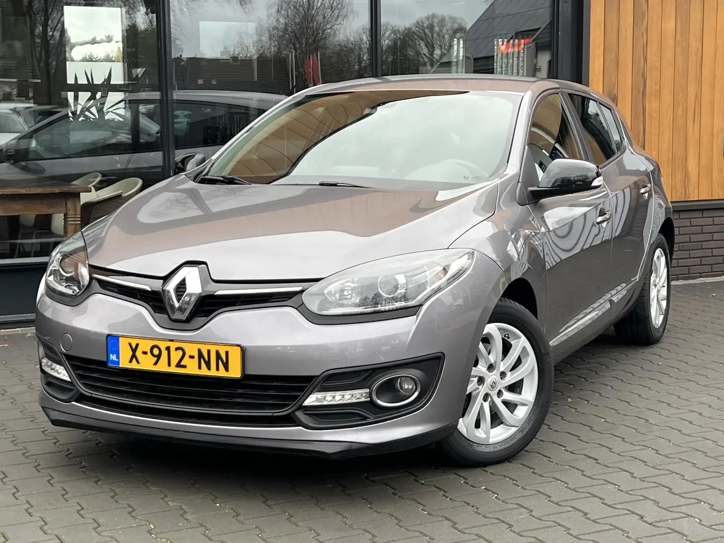 Renault Megane 1.2 TCe Limited Navigatie, Cruise, Stoelverw. Gara Szürke - 2