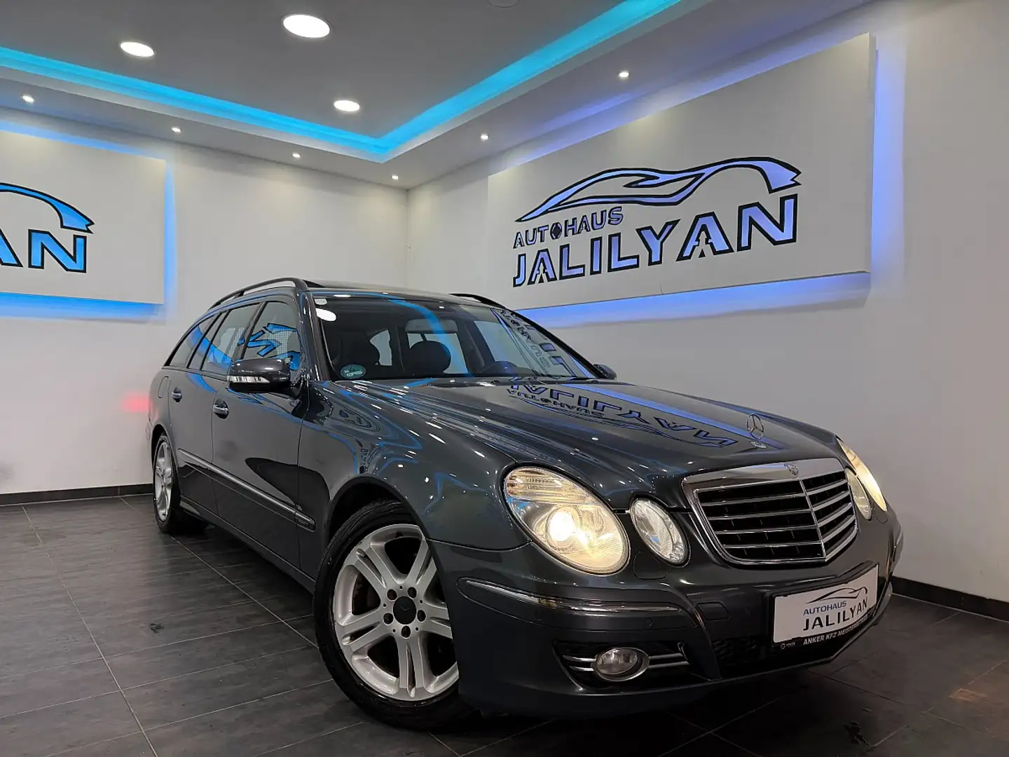 Mercedes-Benz E 280 Avantgarde 4MATIC CDI Aut. AHK, Harman/Kardon S... Grau - 1