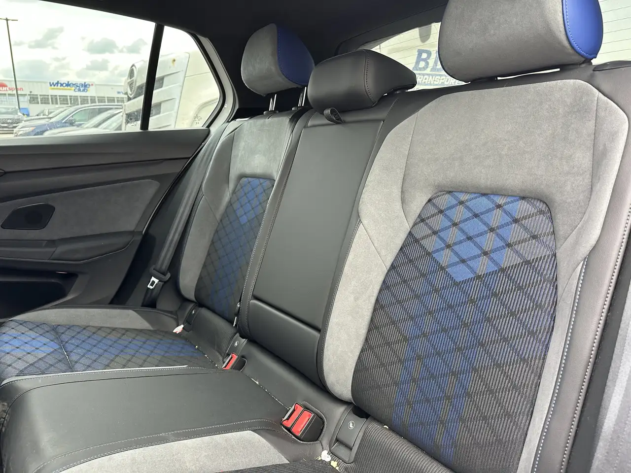 Volkswagen Golf R снимка Volkswagen Golf R
