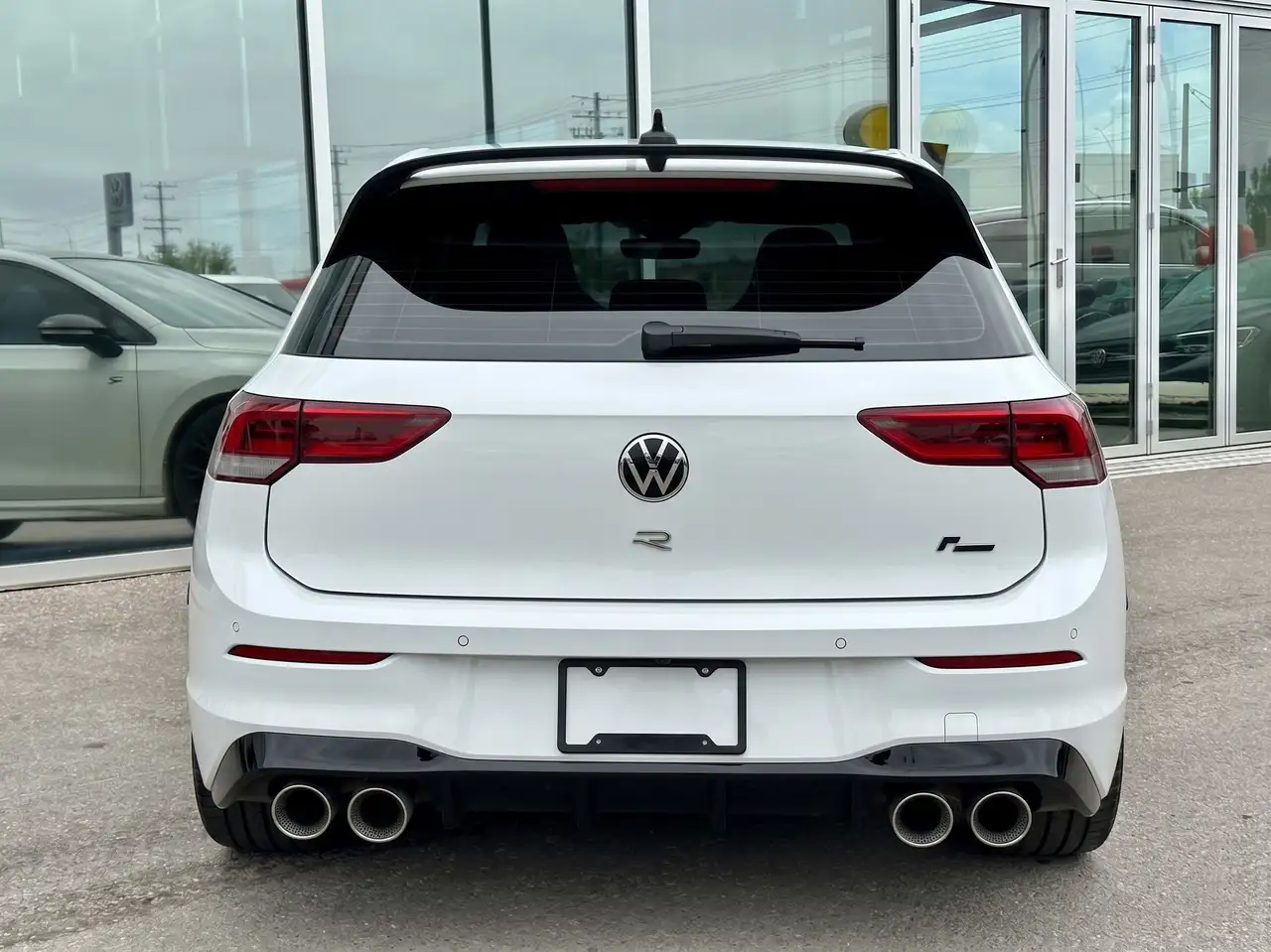 Volkswagen Golf R снимка Volkswagen Golf R