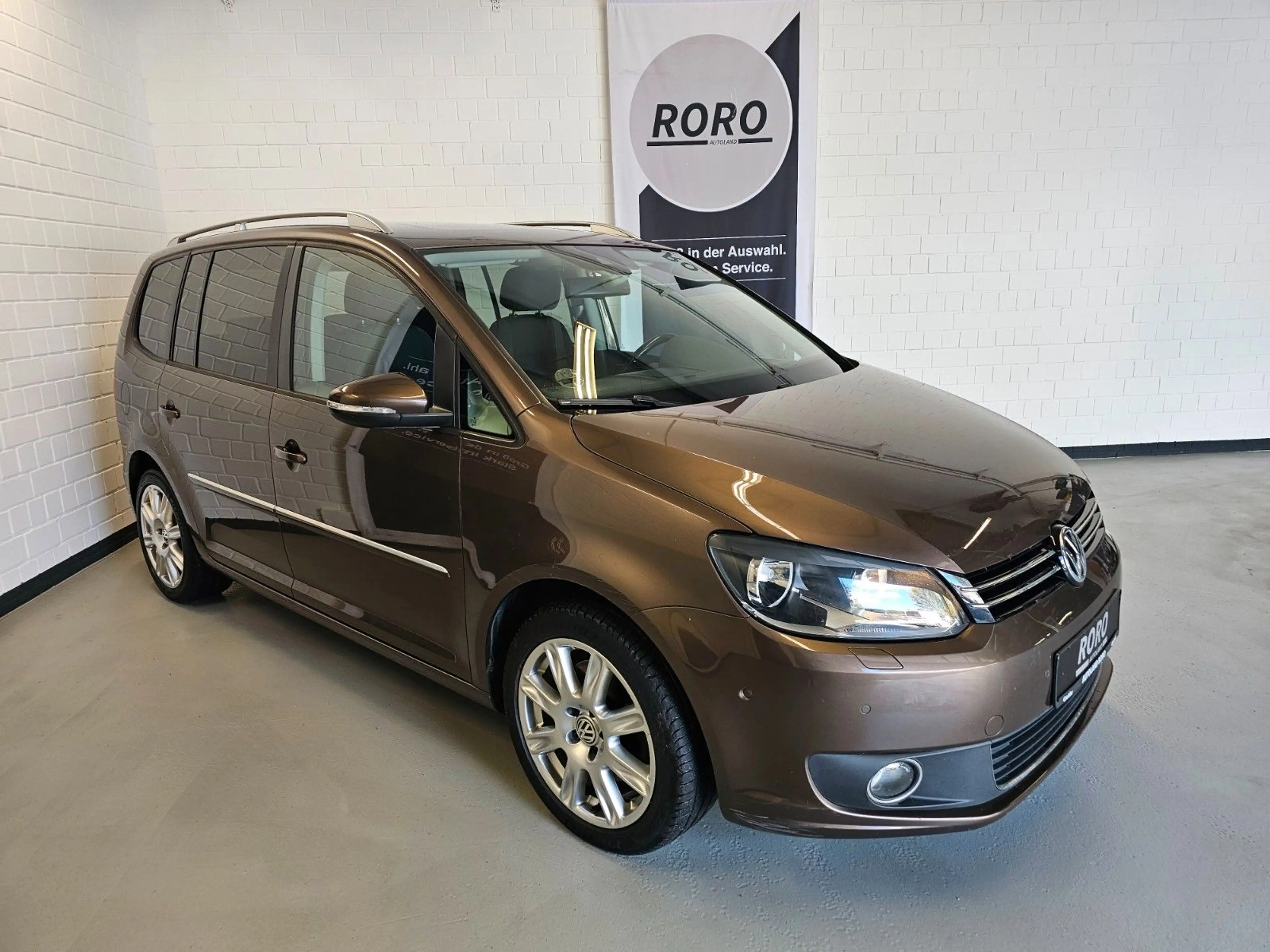 Volkswagen Touran 2.0 TDI DSG Highline +NAV/PANO/KAM/AHK/7S — photo 4