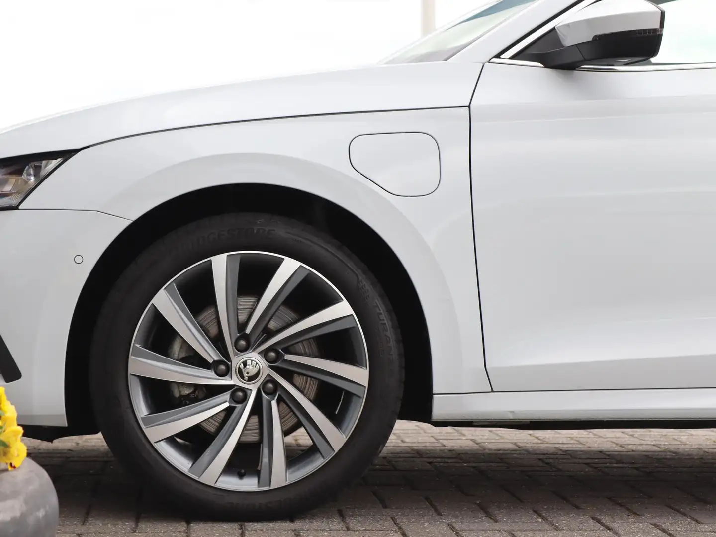 Skoda Octavia Combi 1.4 TSI 204 pk DSG iV PHEV Style | Panoramad Weiß - 2