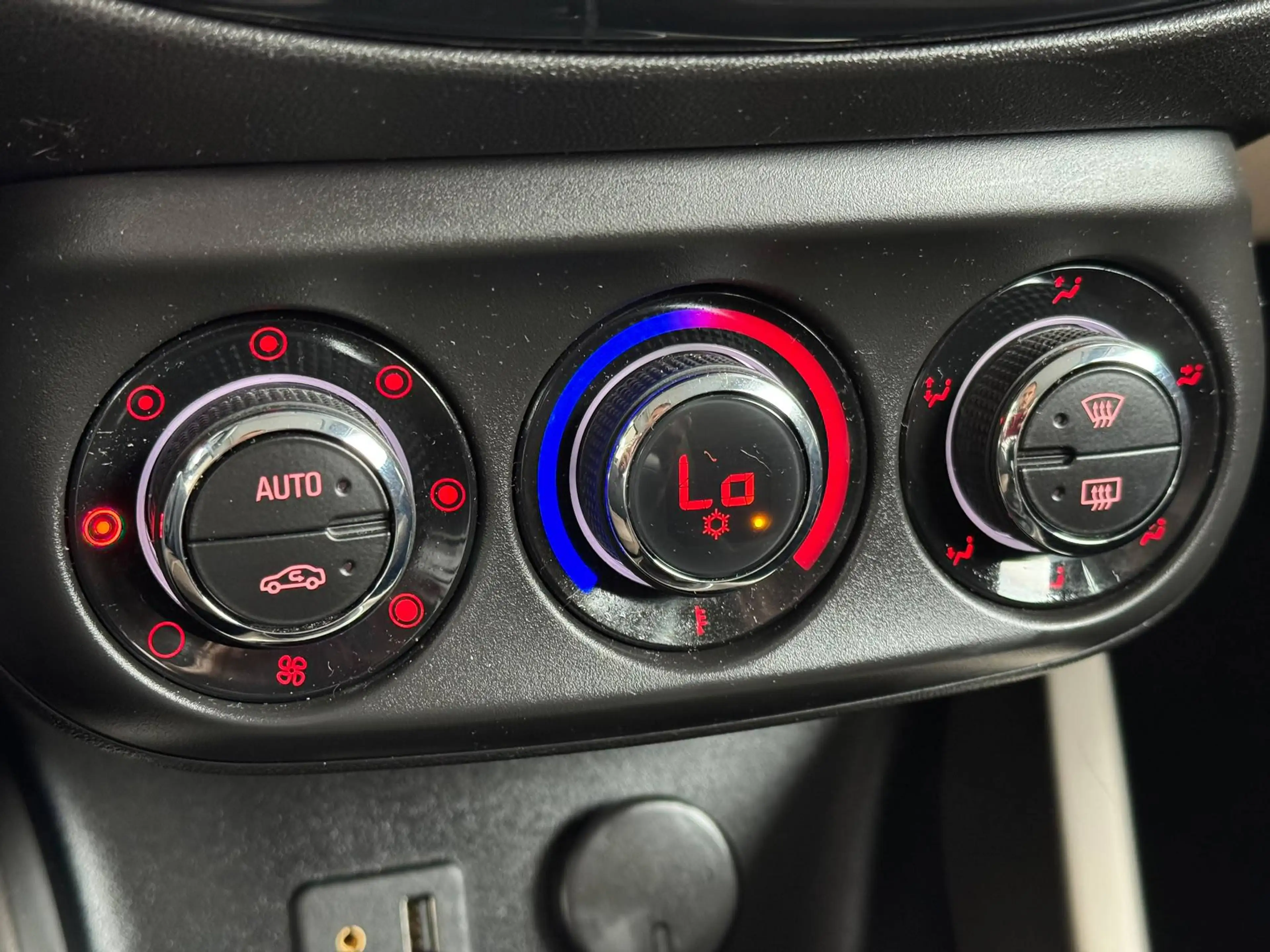 Opel Adam 🟩1.2 ESSENCE 69CV - AIRCO - CRUISE - ECRAN — photo 13