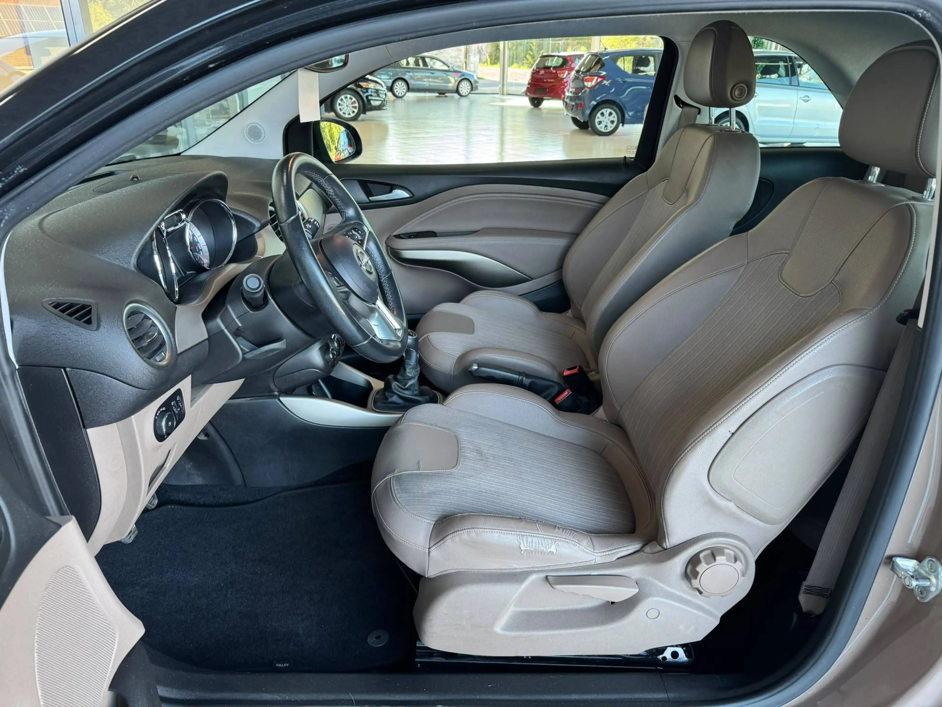 Opel Adam 🟩1.2 ESSENCE 69CV - AIRCO - CRUISE - ECRAN — photo 5