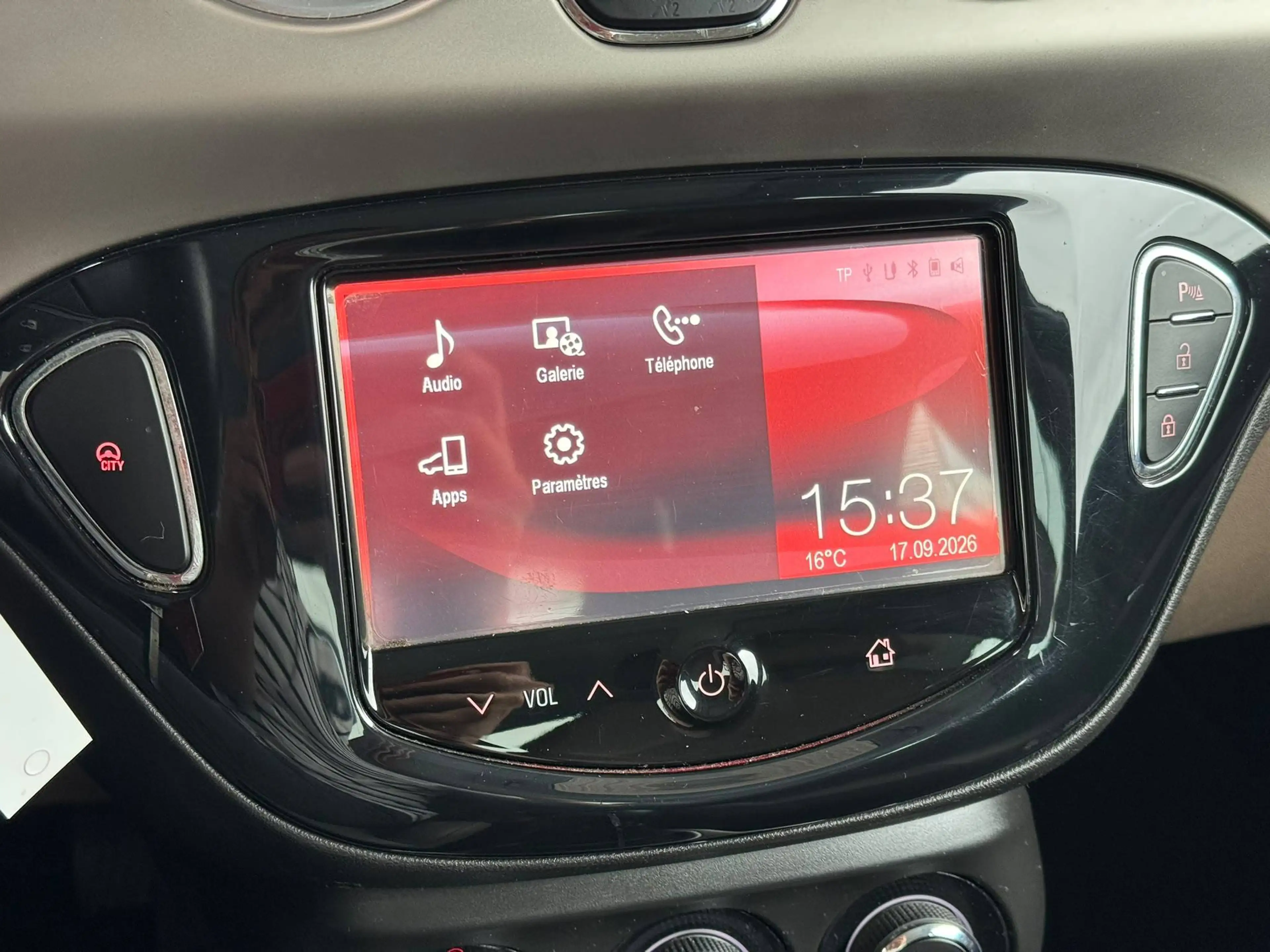 Opel Adam 🟩1.2 ESSENCE 69CV - AIRCO - CRUISE - ECRAN — photo 11