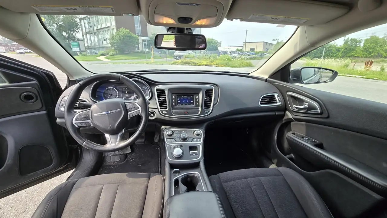 Chrysler 200 снимка Chrysler 200
