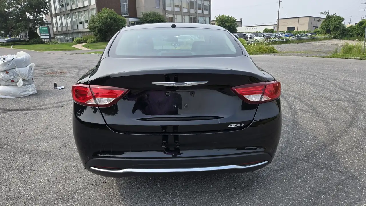 Chrysler 200 снимка Chrysler 200