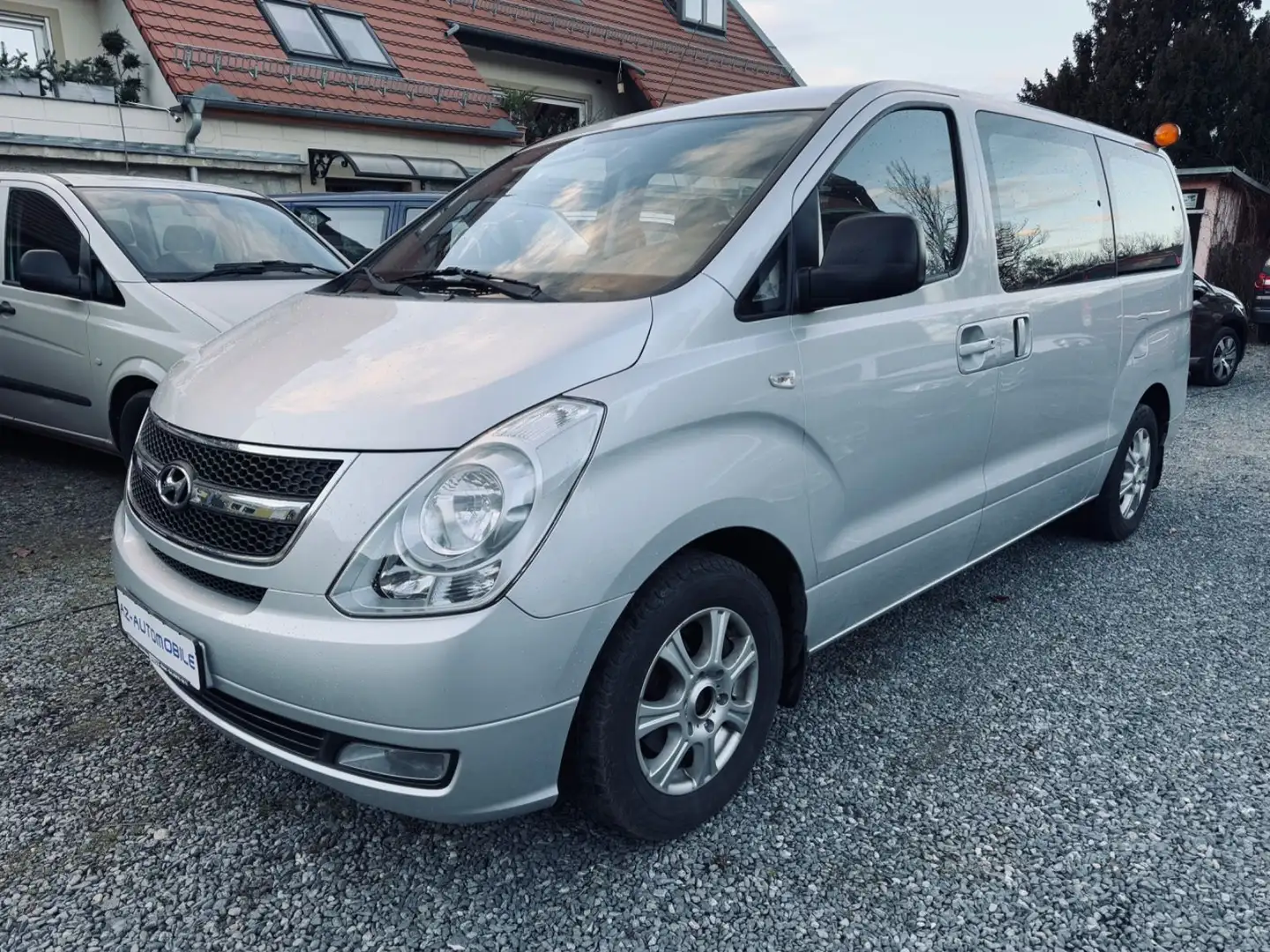 Hyundai H-1 Travel, 8 Sitzplätze, HU neu, 103 000km, top Plateado - 2